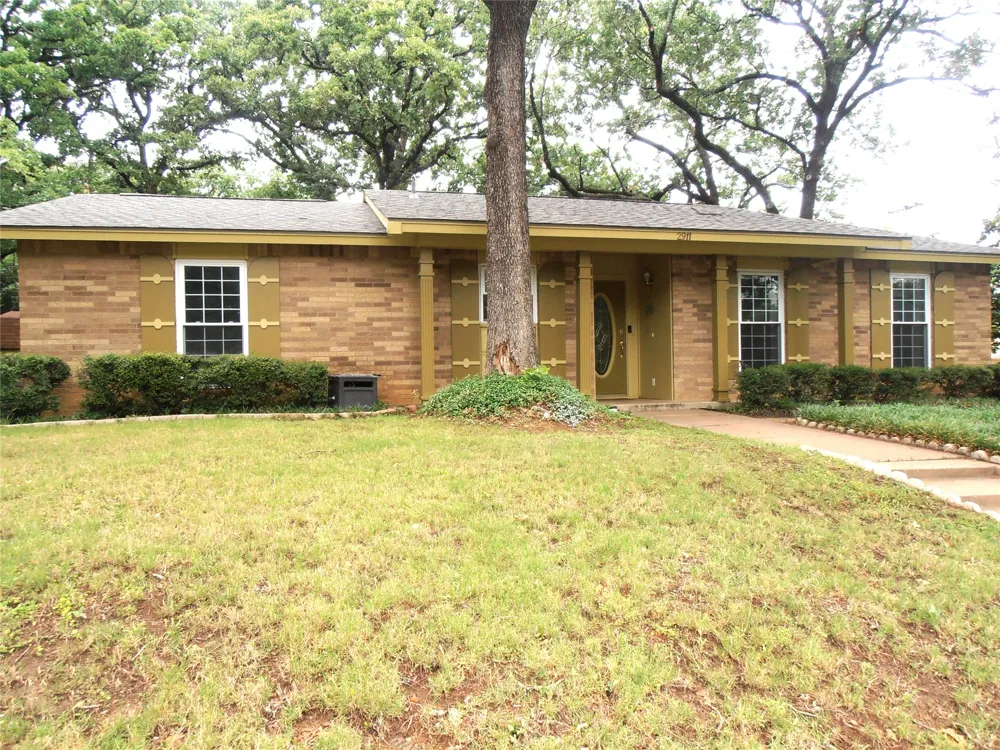 2911 Norwood Lane Arlington, TX 76013