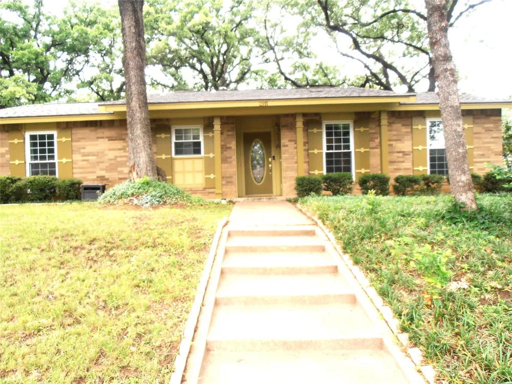 2911 Norwood Lane Arlington, TX 76013