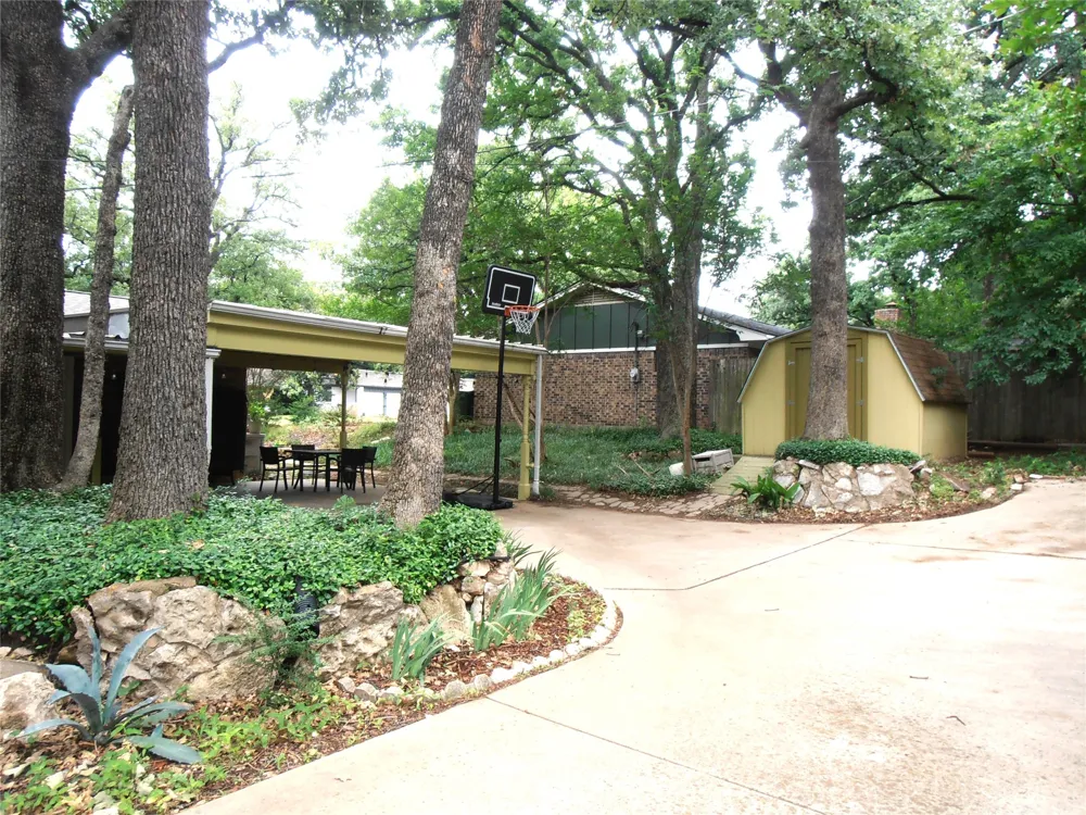 2911 Norwood Lane Arlington, TX 76013