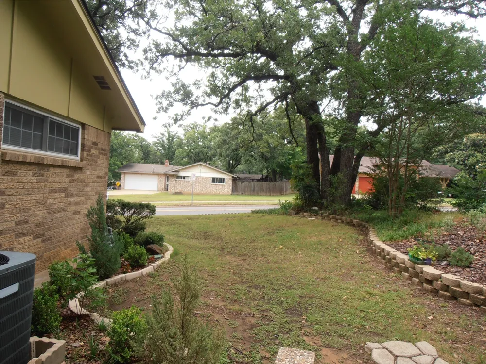 2911 Norwood Lane Arlington, TX 76013