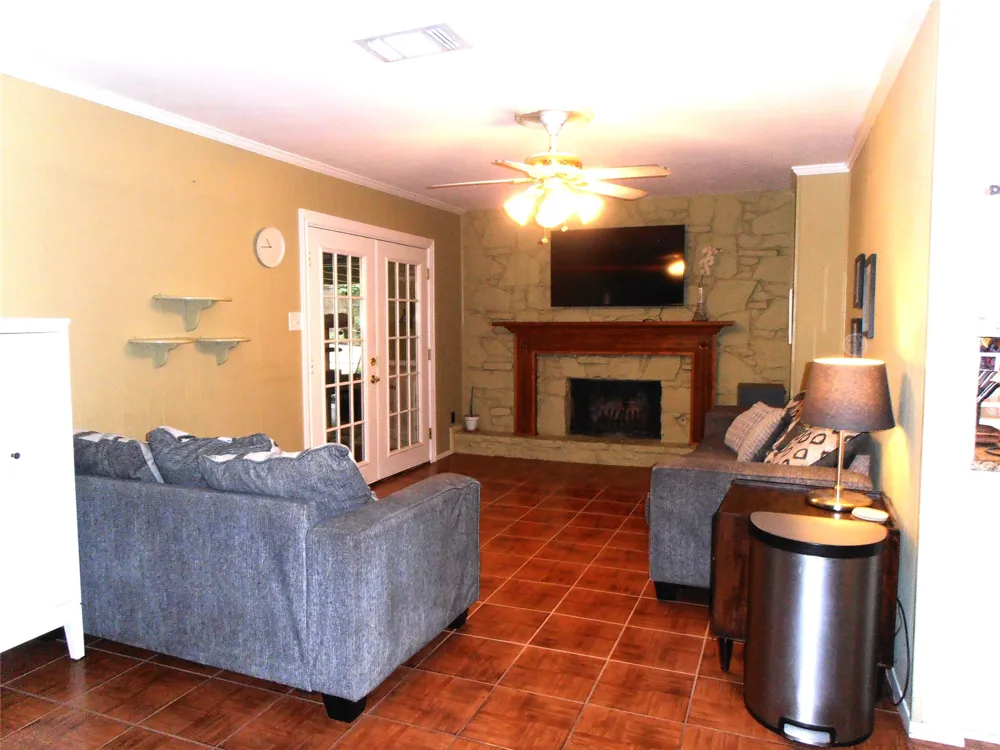 2911 Norwood Lane Arlington, TX 76013