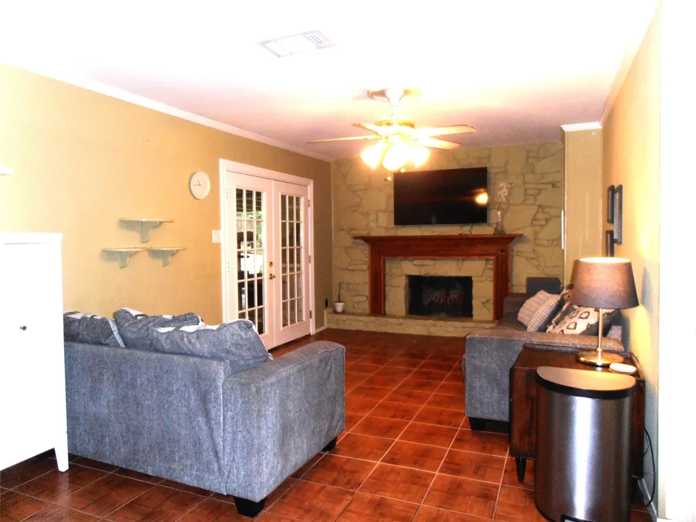 2911 Norwood Lane Arlington, TX 76013