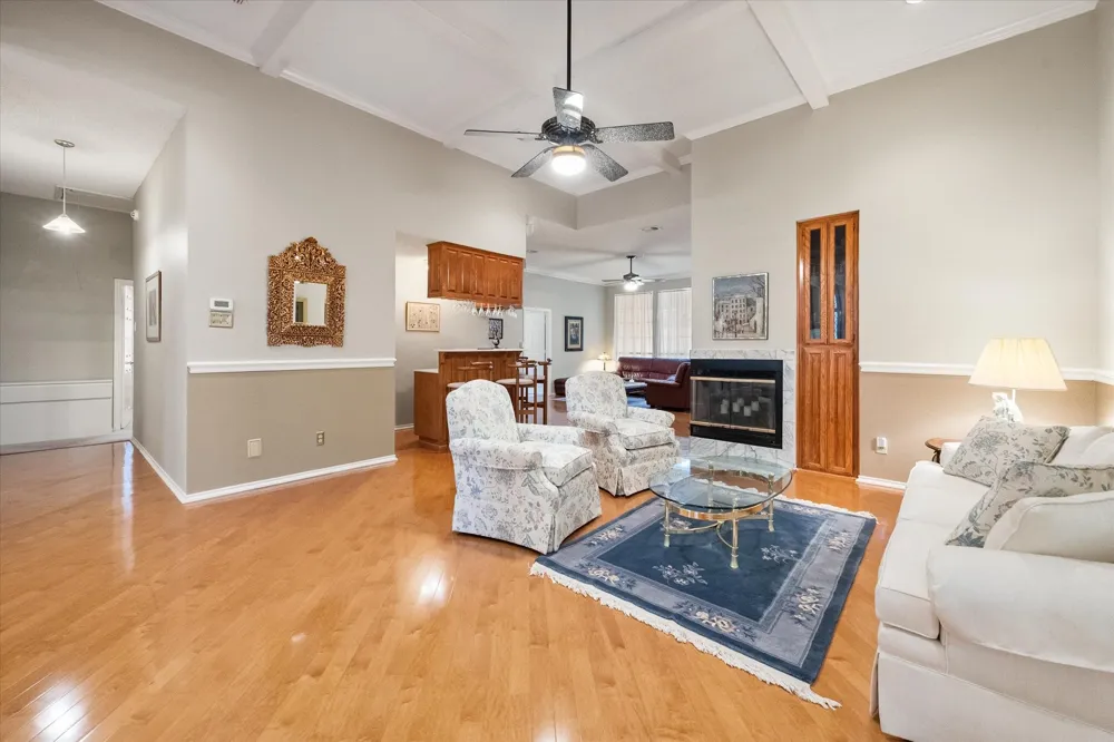 2105 Sleepy Hollow Drive Arlington, TX 76006