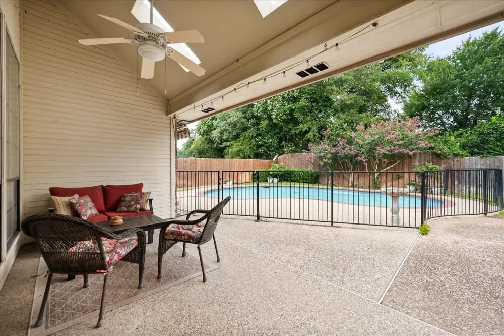 2105 Sleepy Hollow Drive Arlington, TX 76006