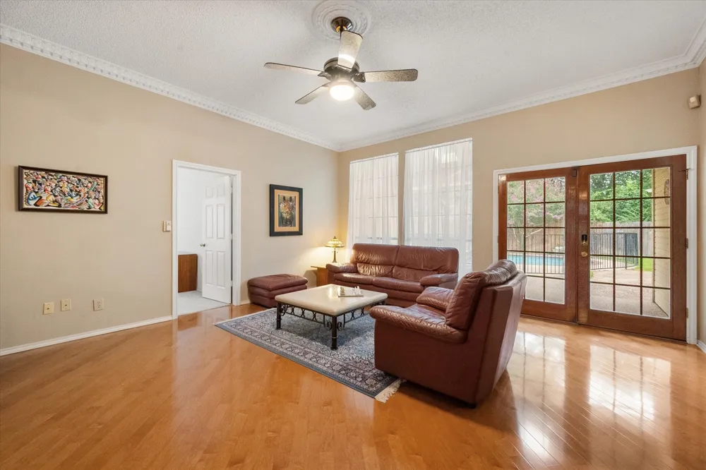 2105 Sleepy Hollow Drive Arlington, TX 76006