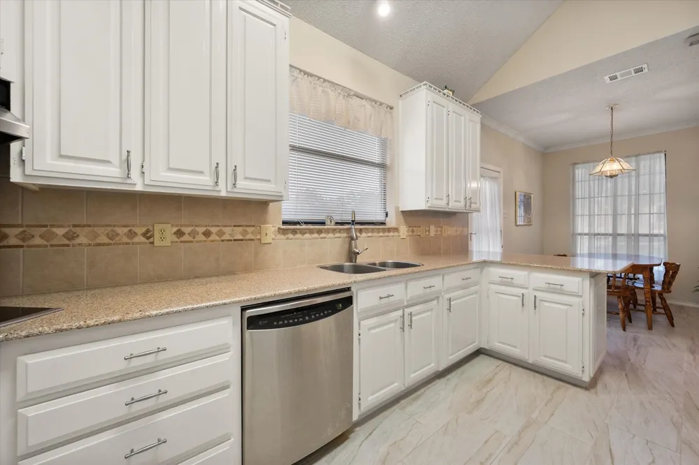 2105 Sleepy Hollow Drive Arlington, TX 76006