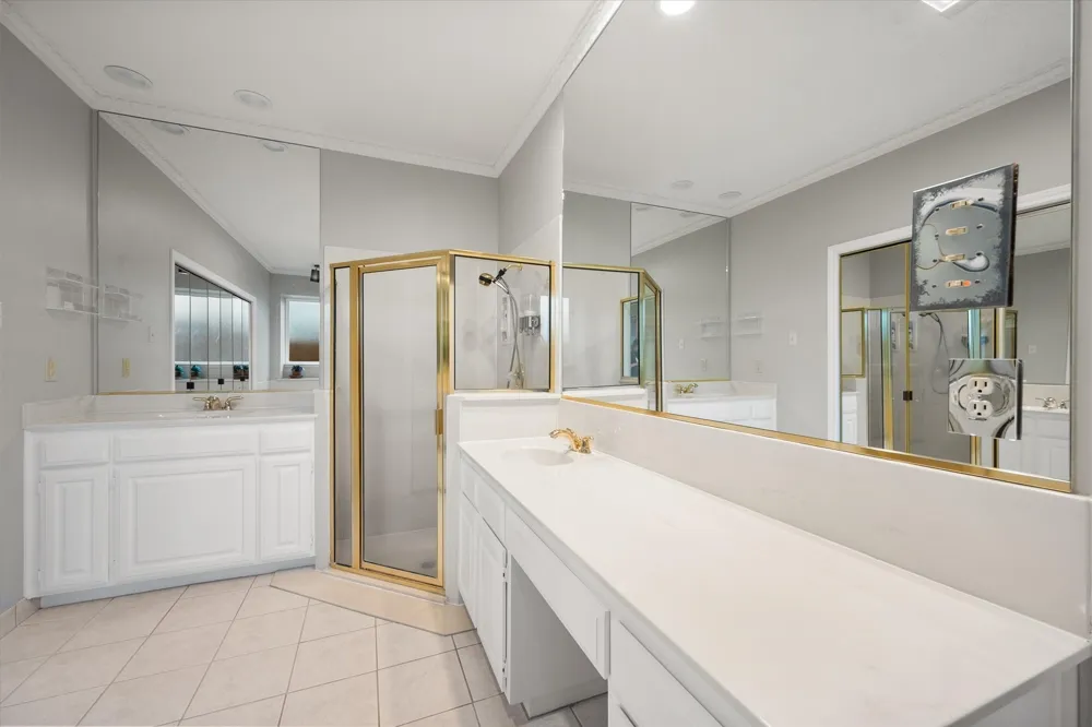 2105 Sleepy Hollow Drive Arlington, TX 76006