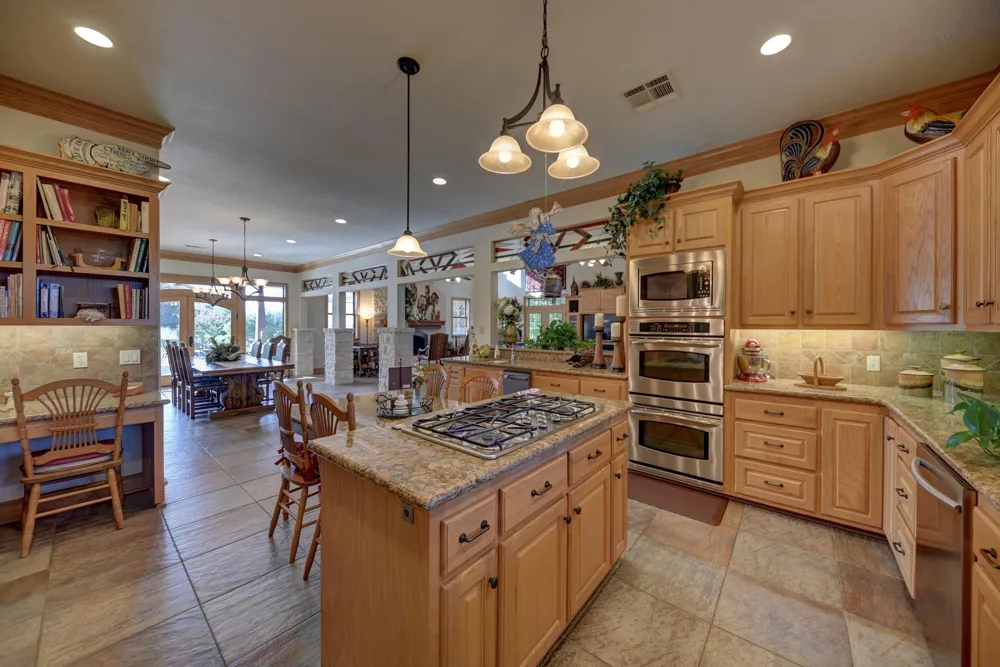 1893 Highway 159 E Bellville, TX 77418