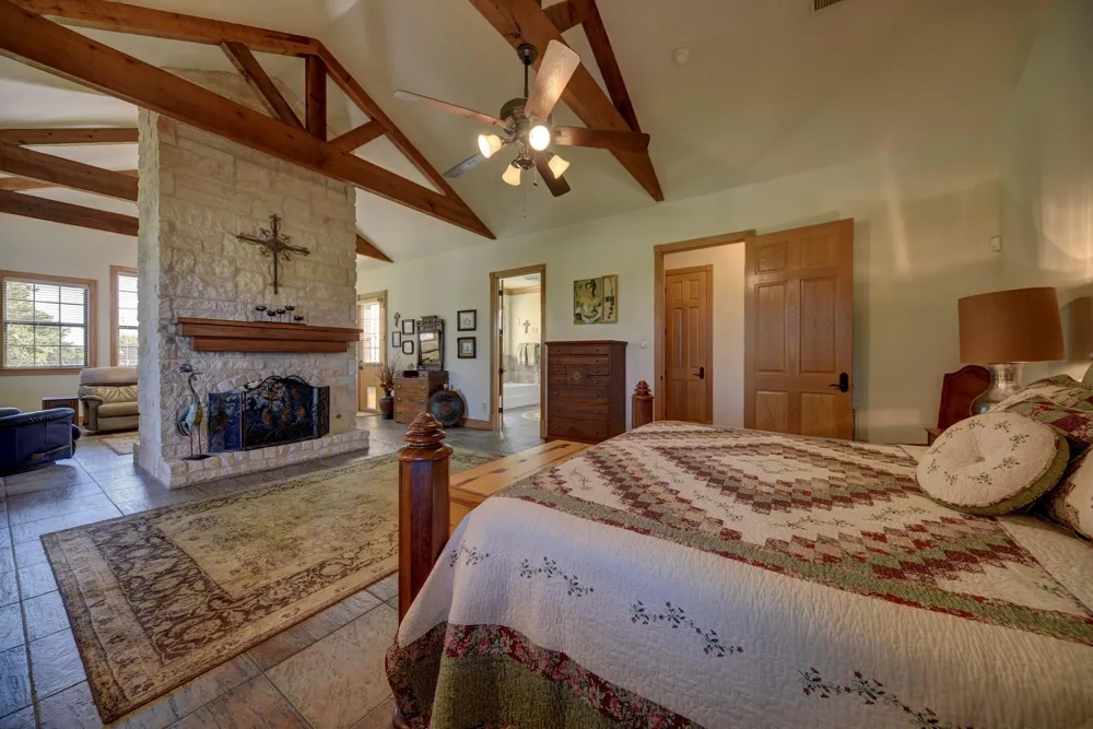 1893 Highway 159 E Bellville, TX 77418