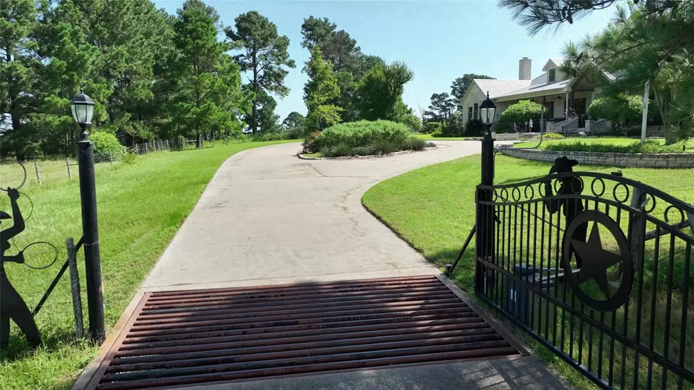 1893 Highway 159 E Bellville, TX 77418