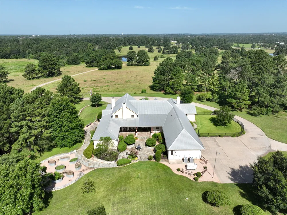 1893 Highway 159 E Bellville, TX 77418