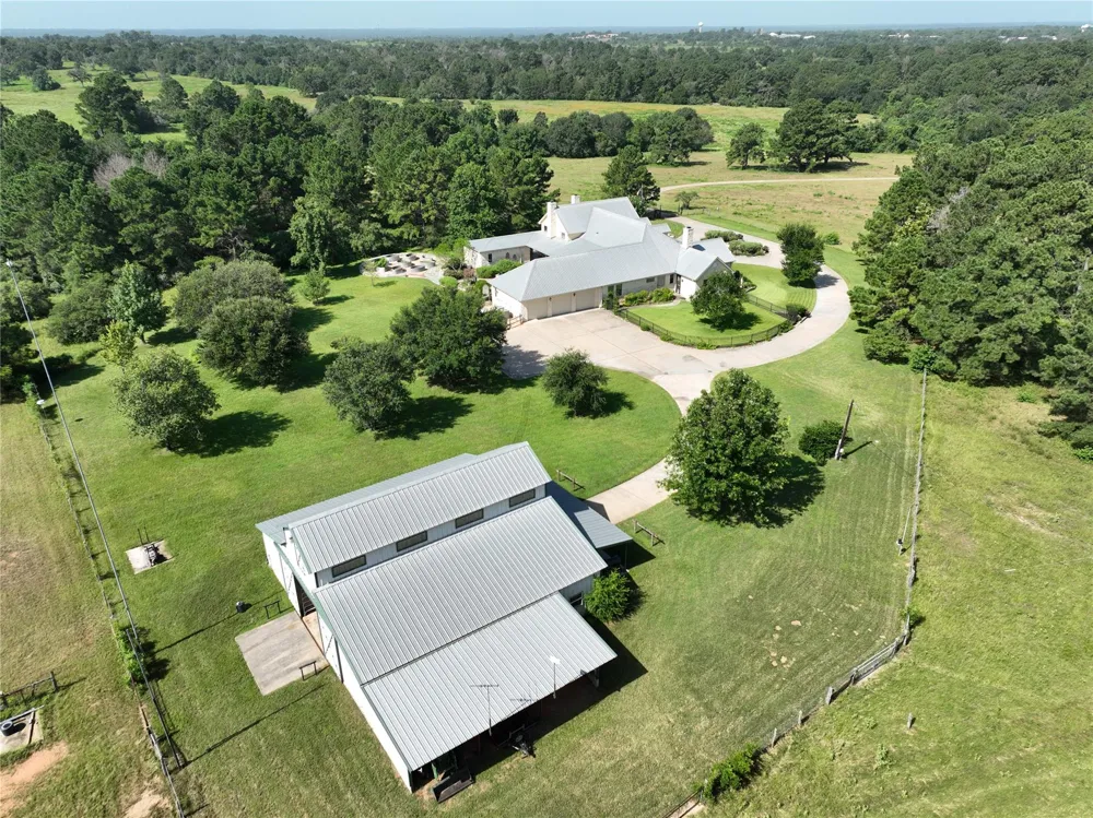 1893 Highway 159 E Bellville, TX 77418