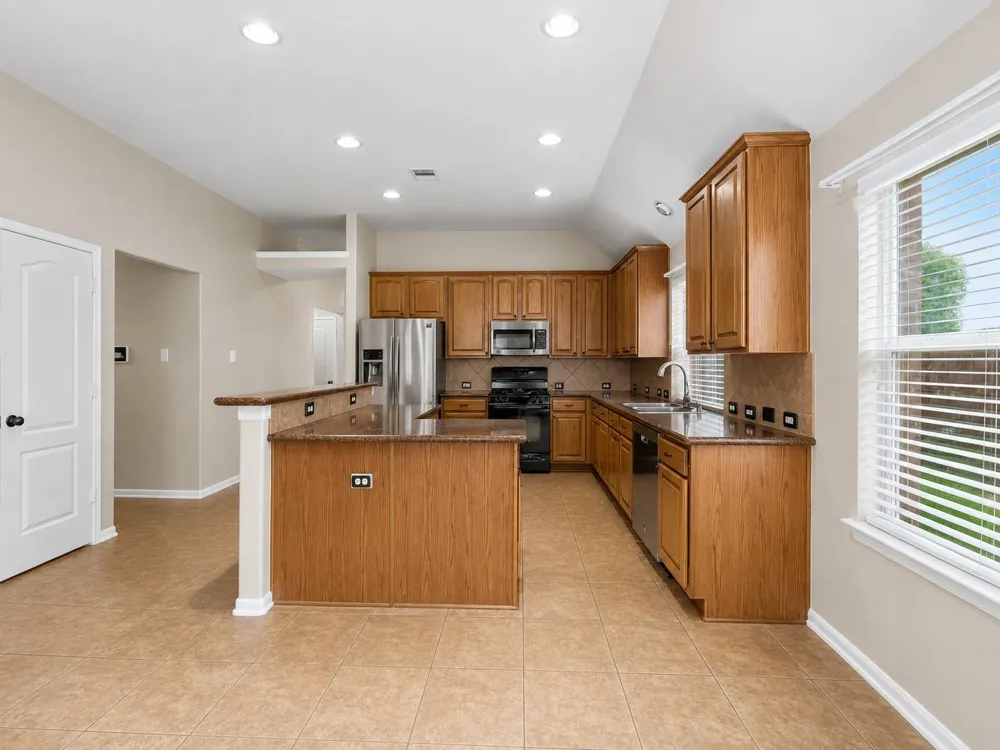 6114 Menor Crest Drive Spring, TX 77388