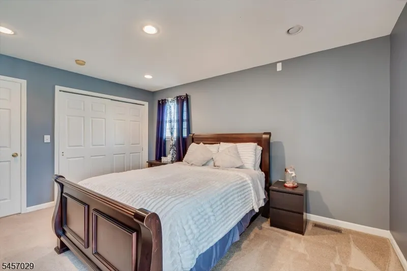 103 Timberhill Dr Franklin, NJ 08823