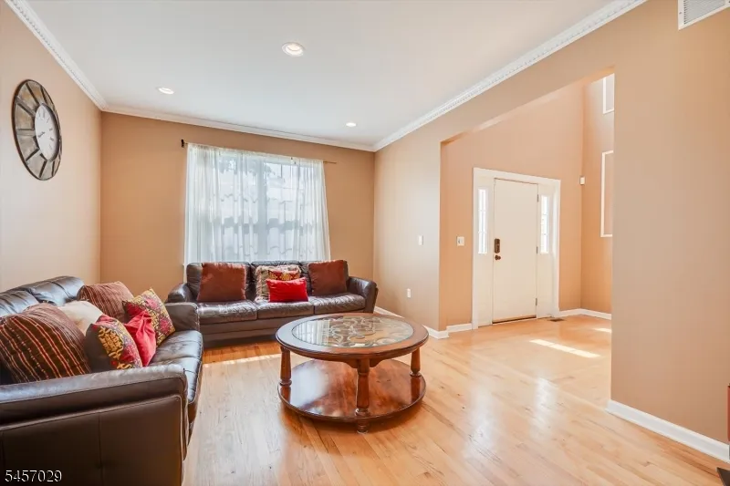103 Timberhill Dr Franklin, NJ 08823