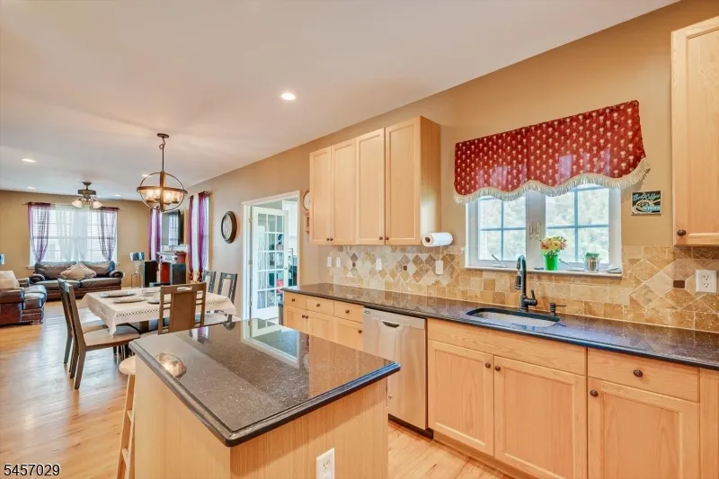 103 Timberhill Dr Franklin, NJ 08823