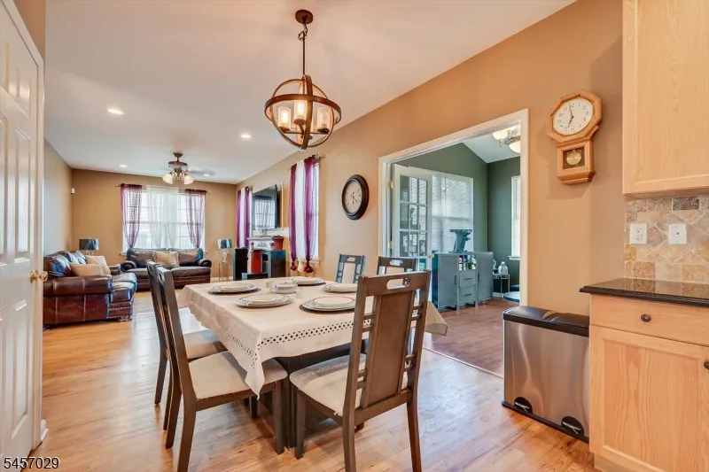 103 Timberhill Dr Franklin, NJ 08823