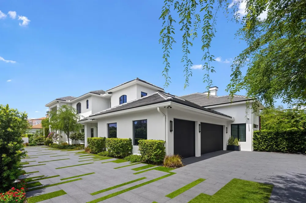 2401 Spanish River Road Boca Raton, FL 33432