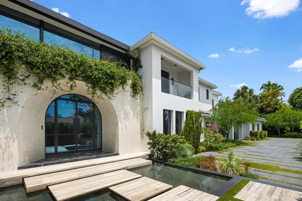 2401 Spanish River Road Boca Raton, FL 33432