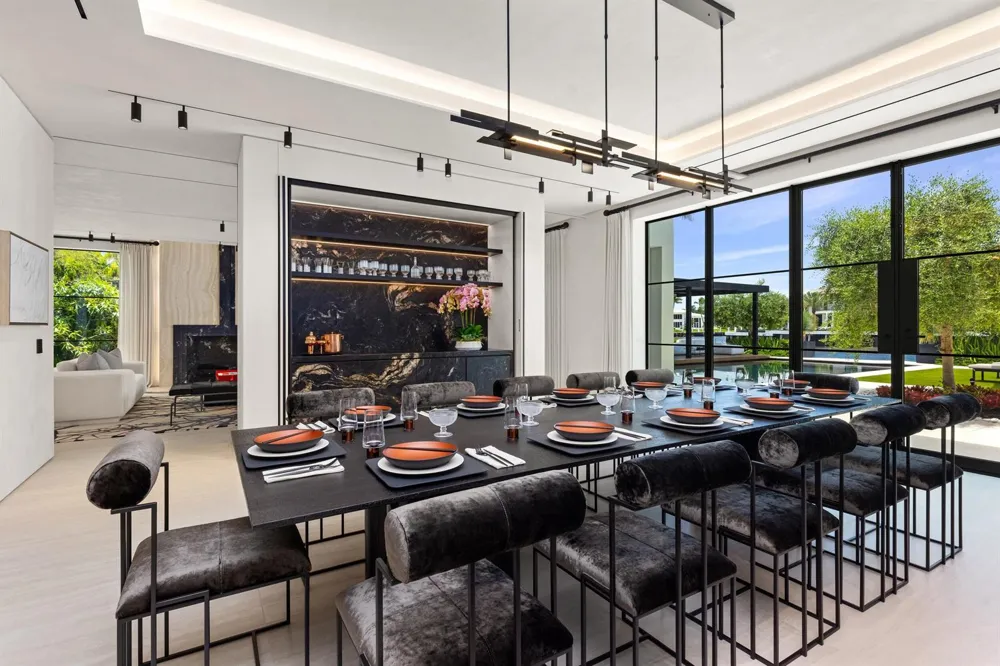 2401 Spanish River Road Boca Raton, FL 33432