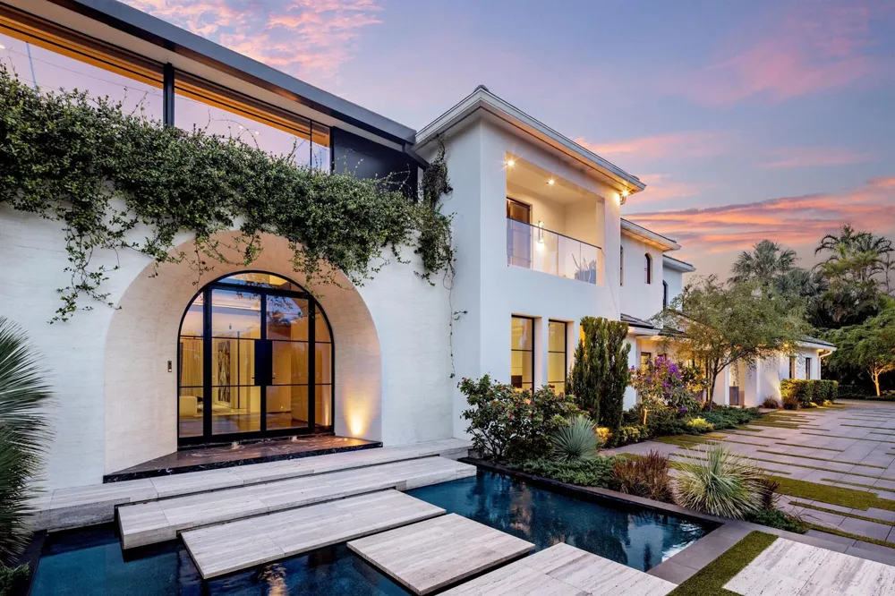 2401 Spanish River Road Boca Raton, FL 33432