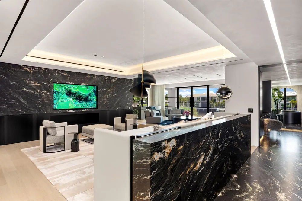 2401 Spanish River Road Boca Raton, FL 33432
