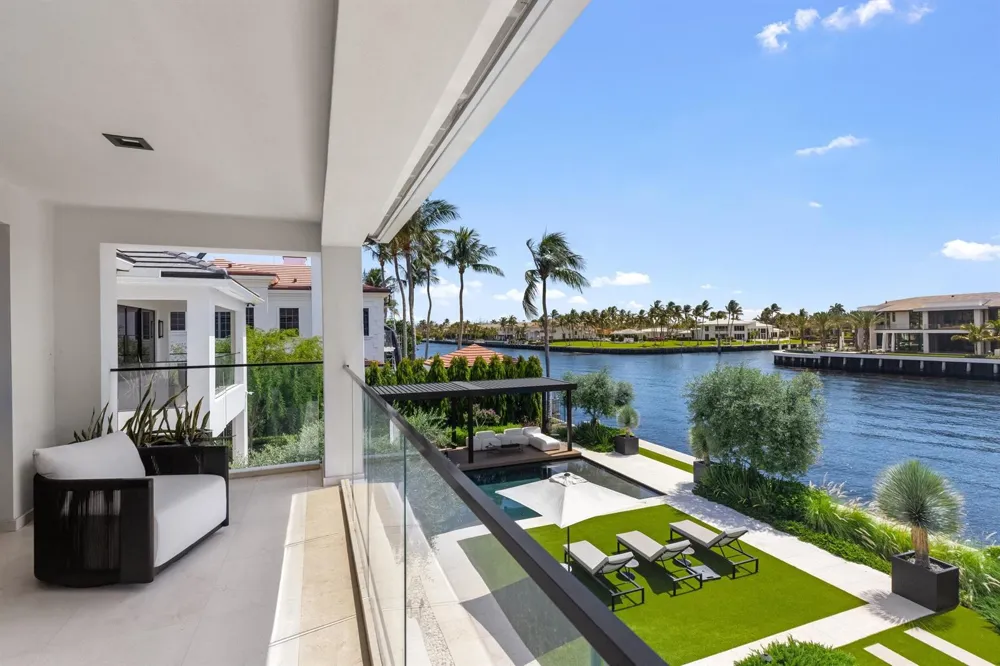 2401 Spanish River Road Boca Raton, FL 33432