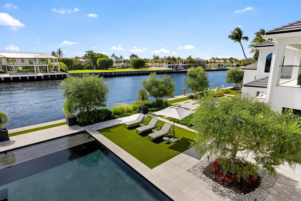 2401 Spanish River Road Boca Raton, FL 33432