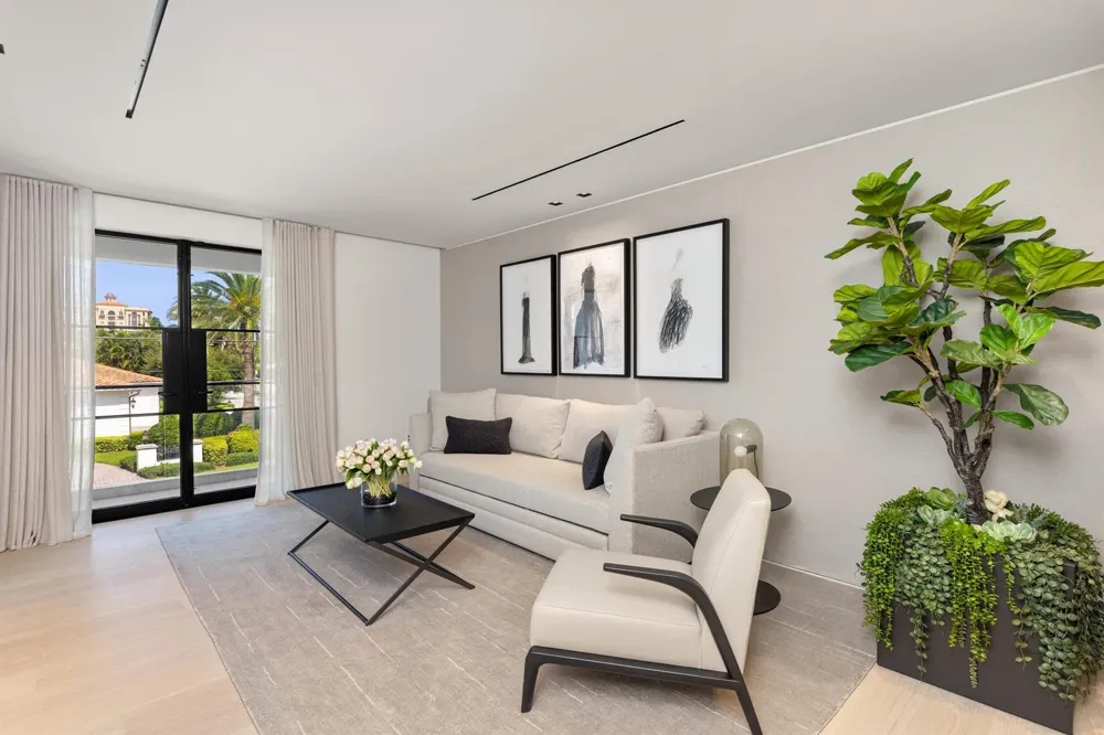 2401 Spanish River Road Boca Raton, FL 33432