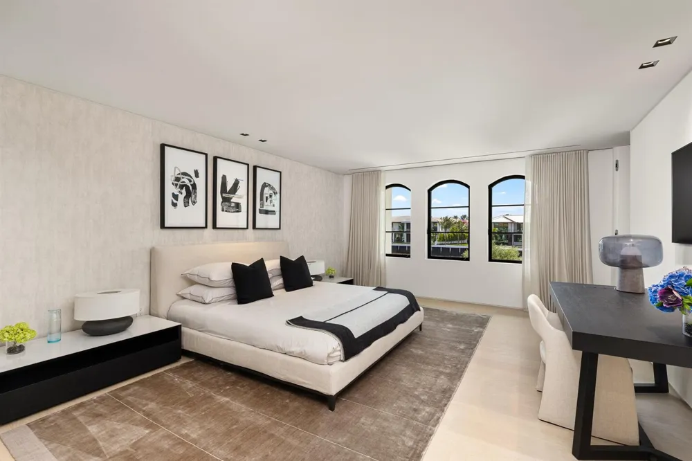 2401 Spanish River Road Boca Raton, FL 33432