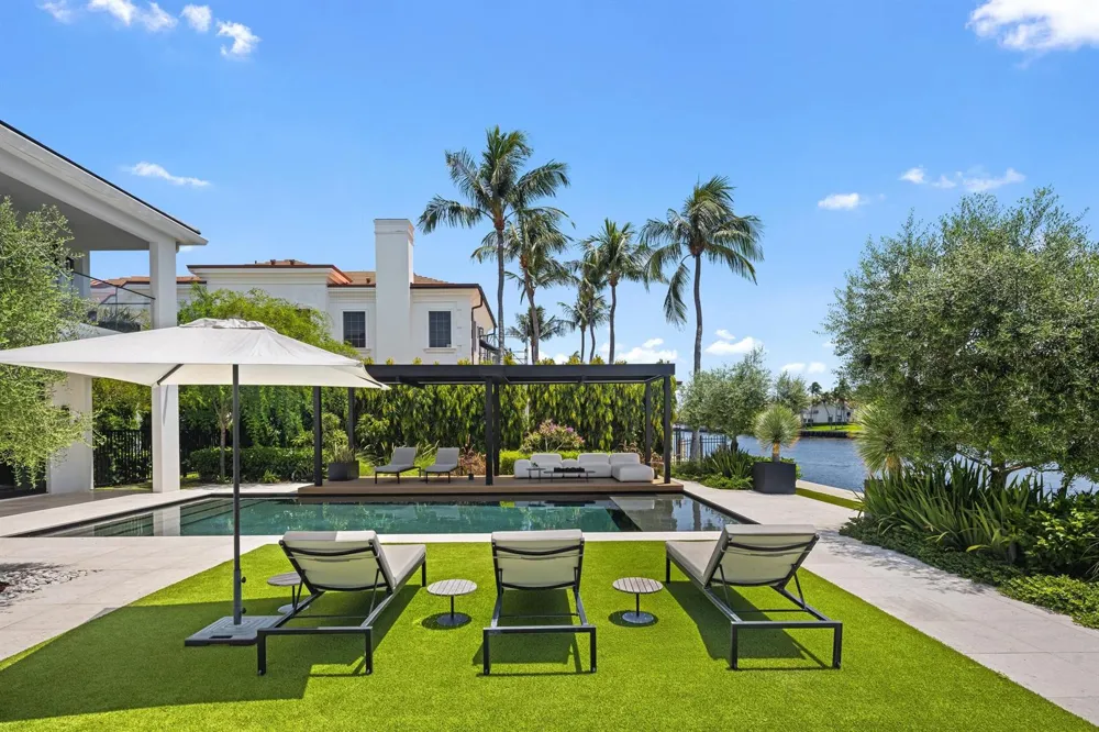 2401 Spanish River Road Boca Raton, FL 33432