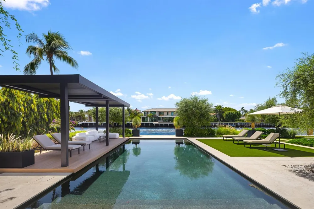 2401 Spanish River Road Boca Raton, FL 33432