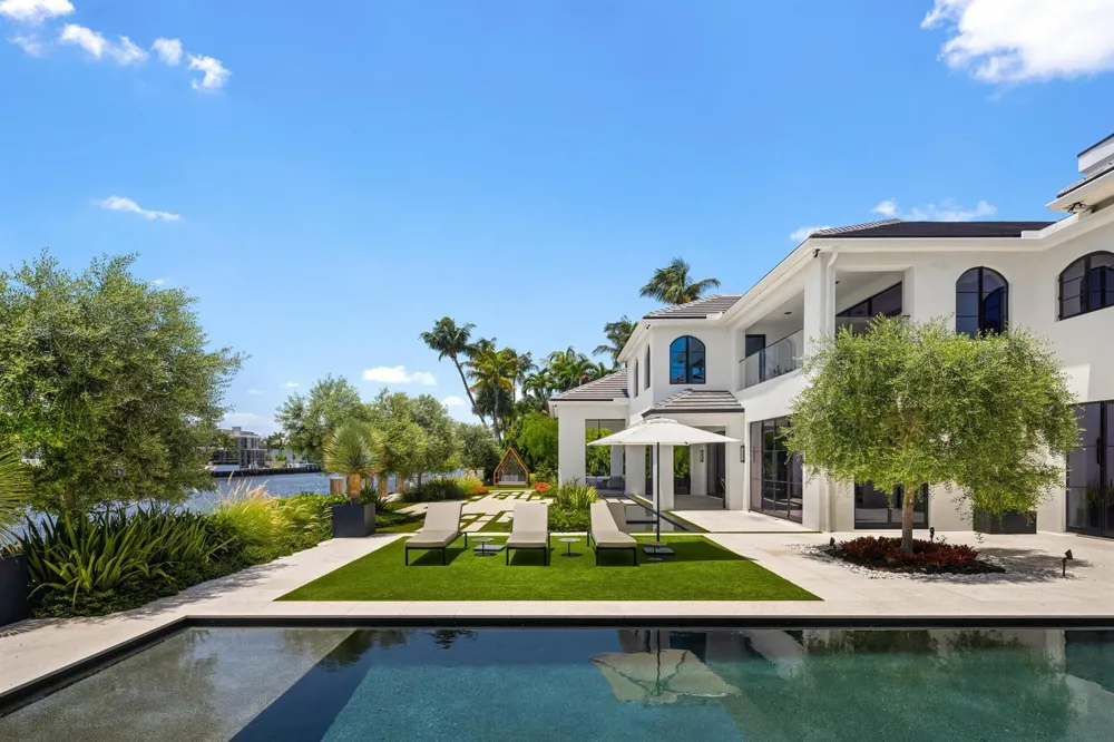 2401 Spanish River Road Boca Raton, FL 33432