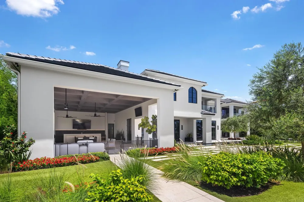 2401 Spanish River Road Boca Raton, FL 33432