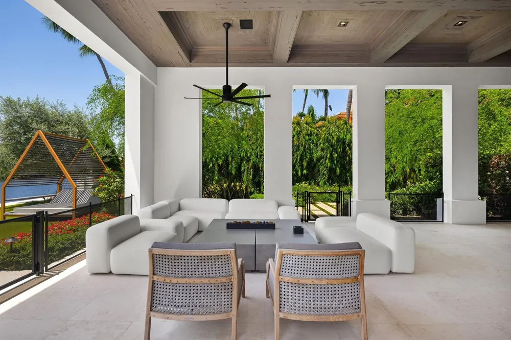 2401 Spanish River Road Boca Raton, FL 33432