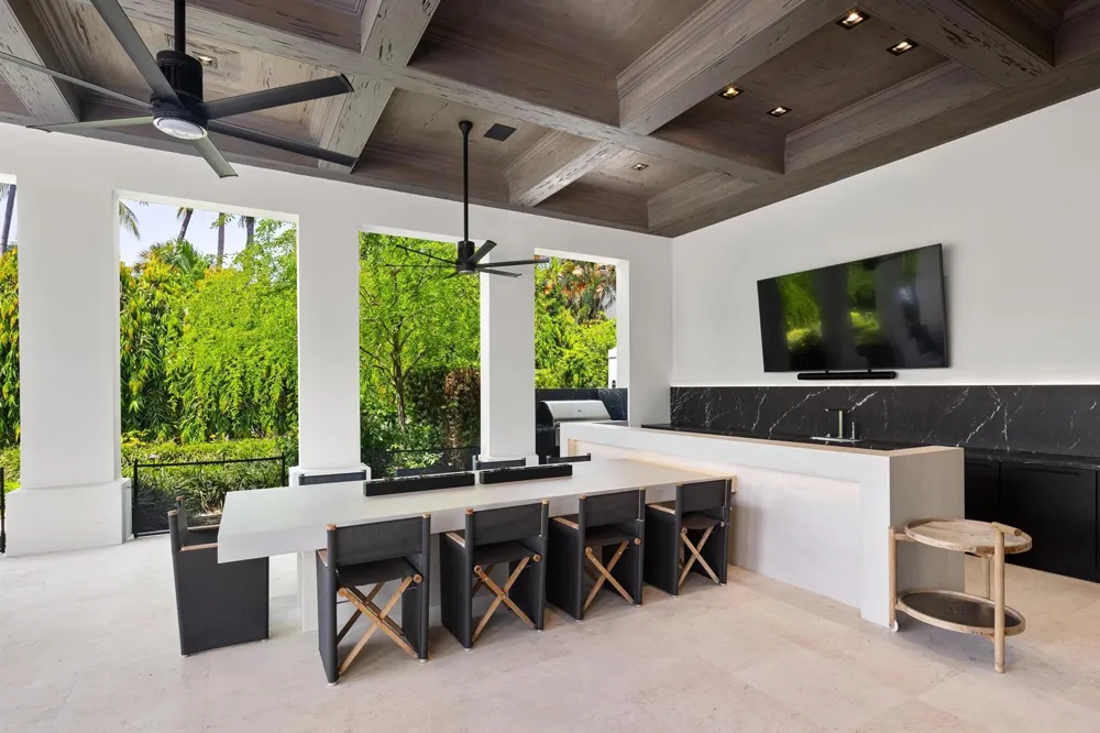2401 Spanish River Road Boca Raton, FL 33432