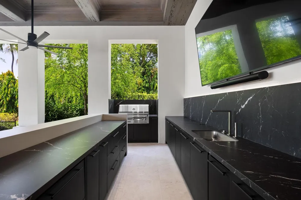 2401 Spanish River Road Boca Raton, FL 33432