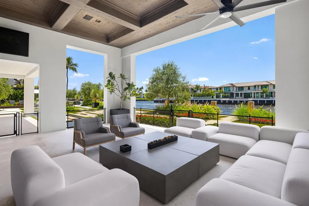 2401 Spanish River Road Boca Raton, FL 33432