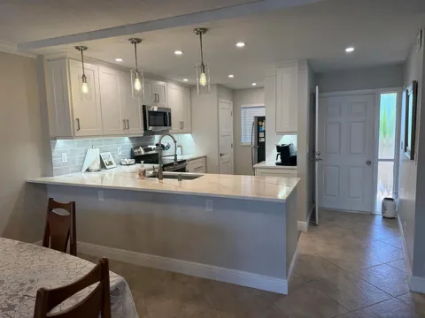 1523 E Hillsboro Boulevard #334