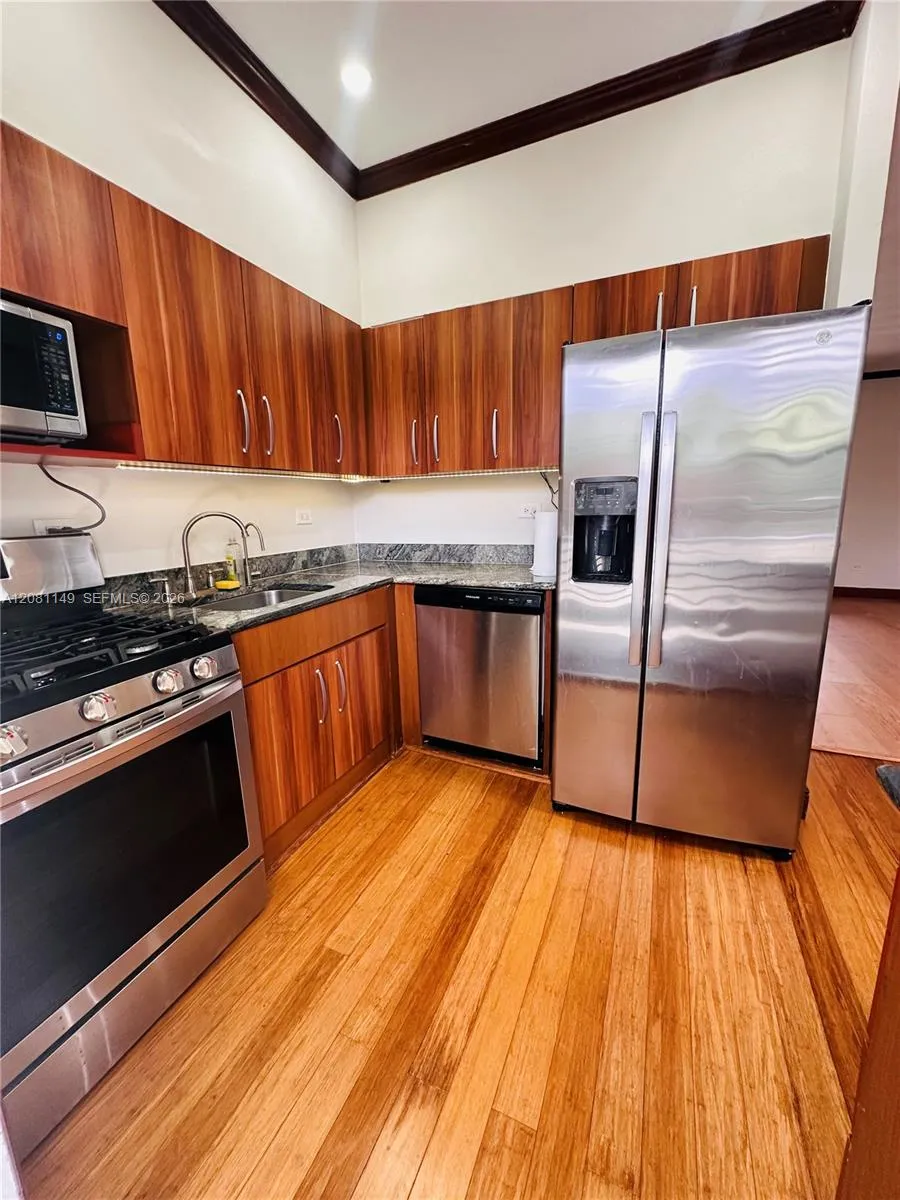 1470 Lincoln Ter #1 Miami Beach, FL 33139