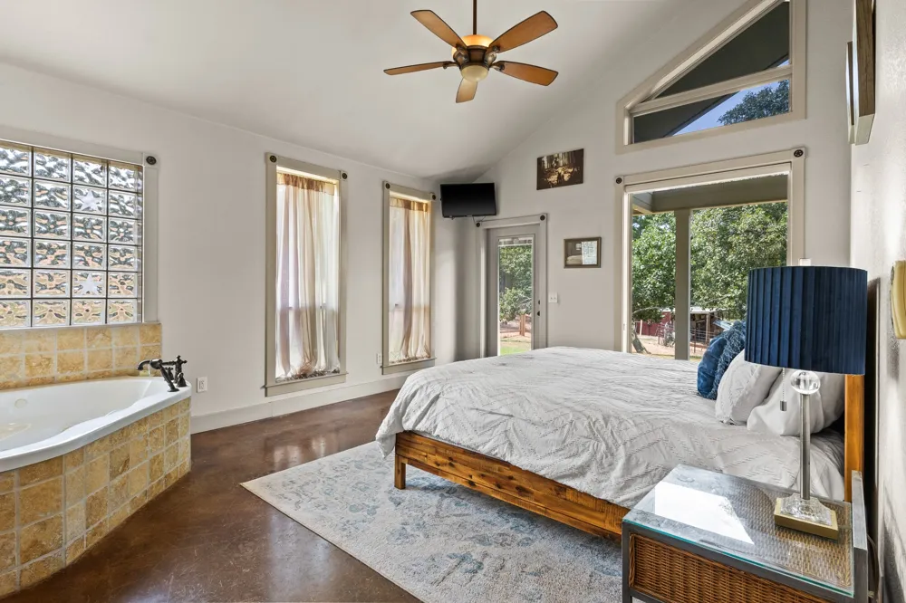 140 County Road 2242 Daingerfield, TX 75638