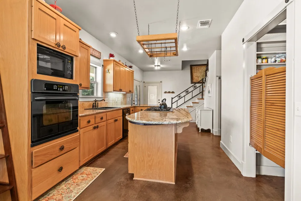 140 County Road 2242 Daingerfield, TX 75638