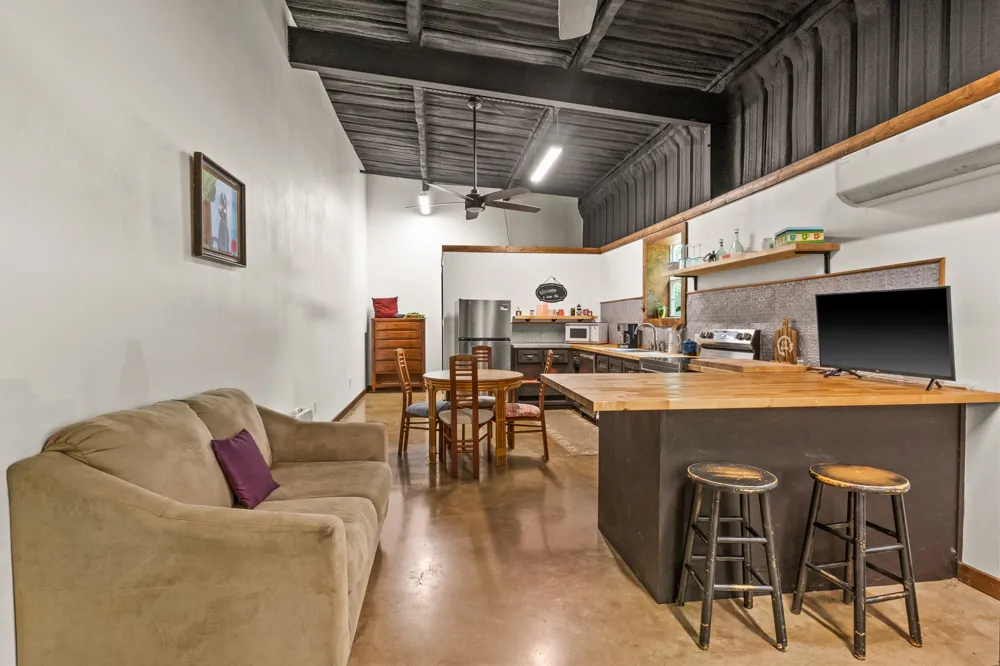 140 County Road 2242 Daingerfield, TX 75638