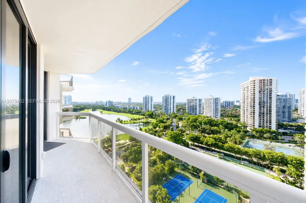 20185 E Country Club Dr #1801 Aventura, FL 33180