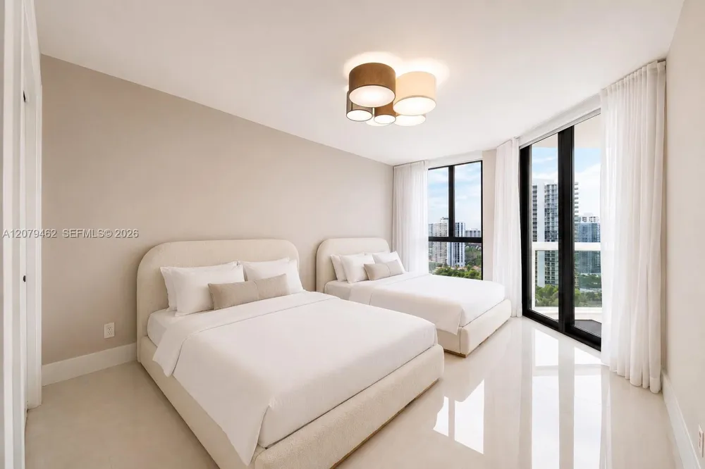 20185 E Country Club Dr #1801 Aventura, FL 33180