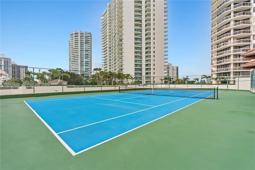 20185 E Country Club Dr #1801 Aventura, FL 33180