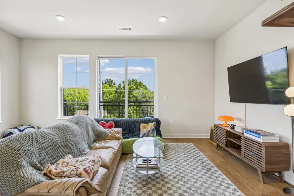 600 E Trinity Ln #208 Nashville, TN 37207