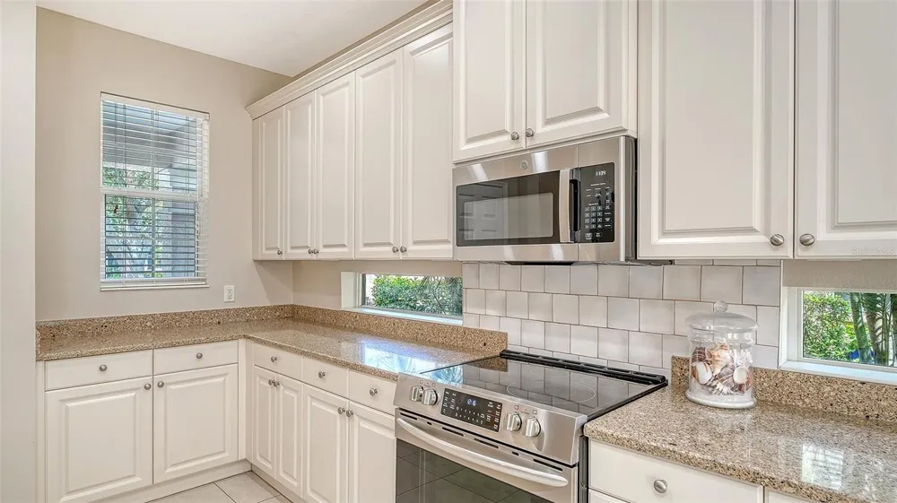 5539 SIMONTON STREET Bradenton, FL 34203