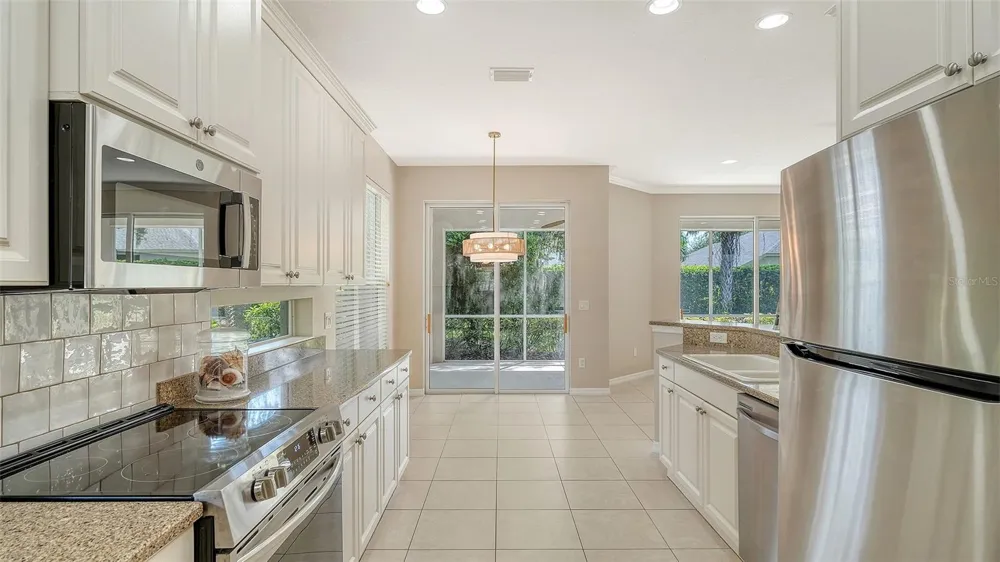 5539 SIMONTON STREET Bradenton, FL 34203