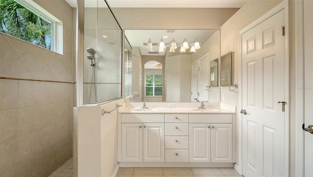 5539 SIMONTON STREET Bradenton, FL 34203